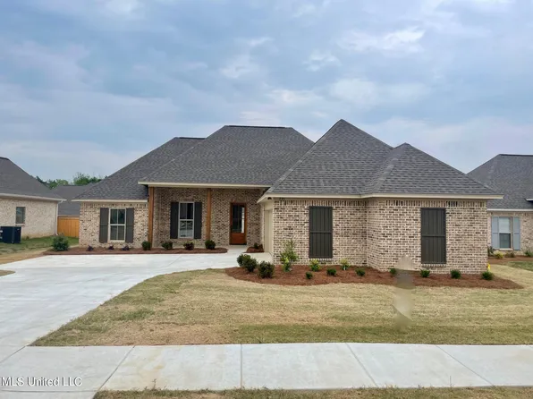 593 E Park St, Canton, MS 39046