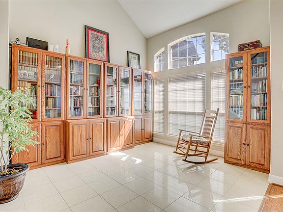5th image of 1505 Maple Leaf Ct
