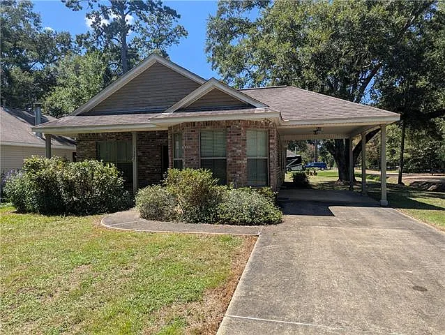 3 bed, 2.0 bath, 1309 sqft, $1,800 — Photo 1