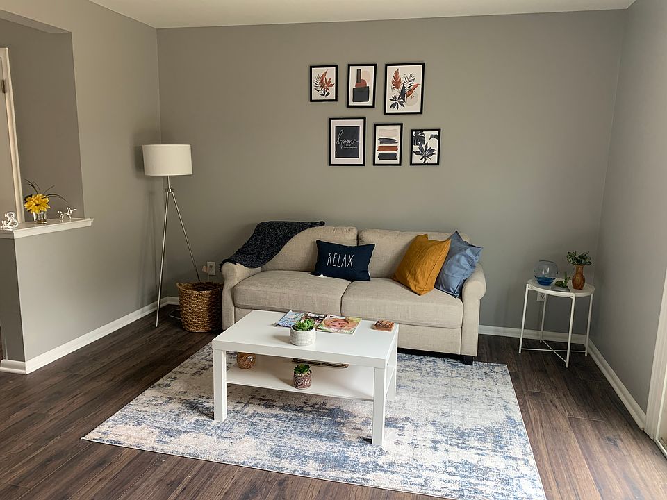 Living room. (Does not come furnished)