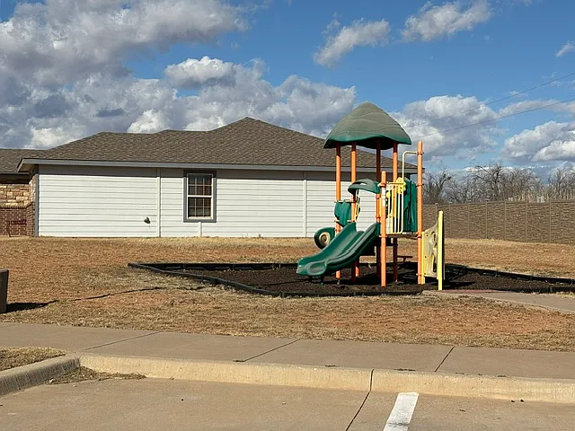 Hampton Village — Photo 13