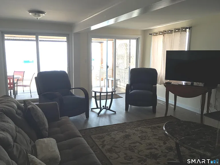 989 Fairfield Beach Rd — Photo 11