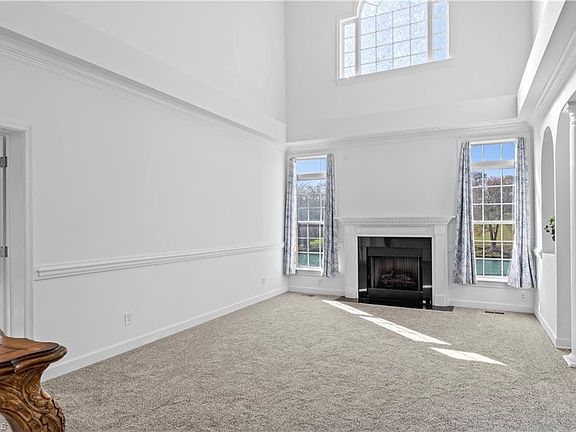 5th image of 3053 Hallmark Estates Dr