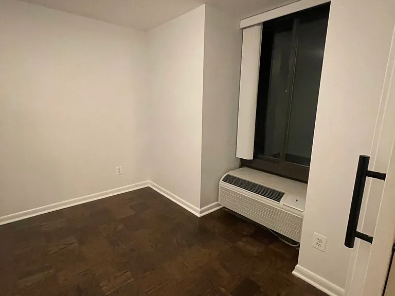 Second bedroom.