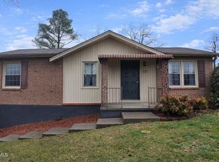 361 Springfield Dr, Bristol, TN 37620