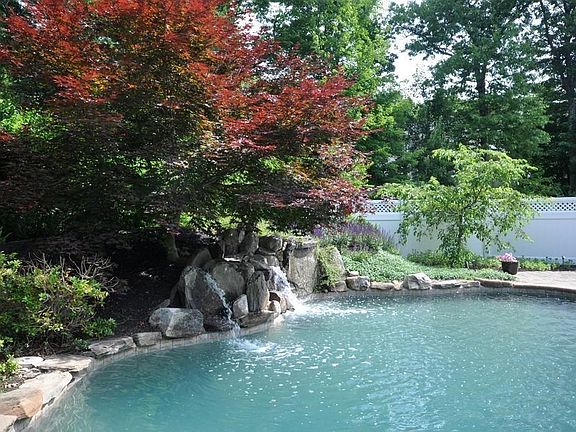 5th image of 82 Fox Run Rd