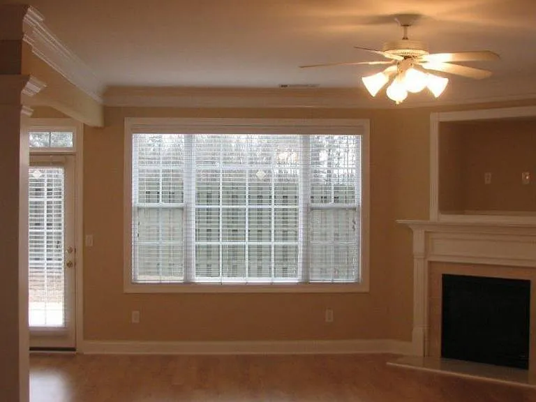 2658 Gadsen Walk — Photo 7