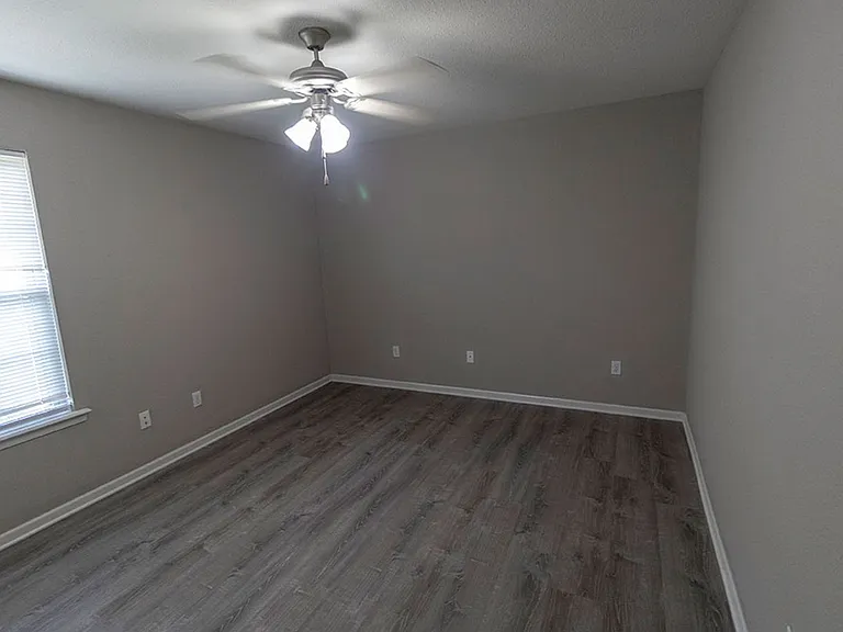 4001 Snowy Owl Dr — Photo 23