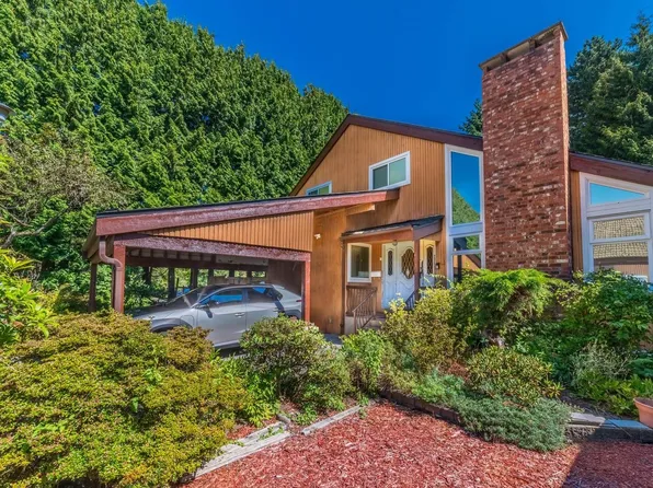 6710 Radisson St, Vancouver, BC V5S 3W9