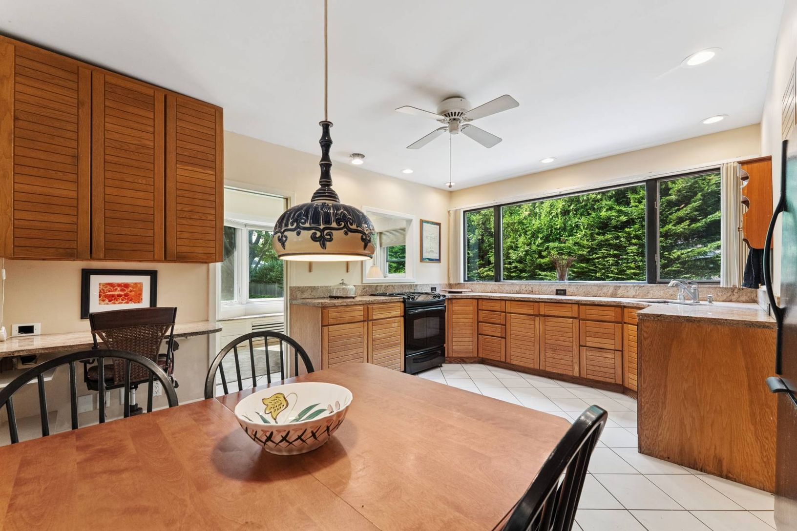 Eat-in-kitchen view 2