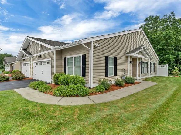 131 Rogerson Xing #131, Uxbridge, MA 01569