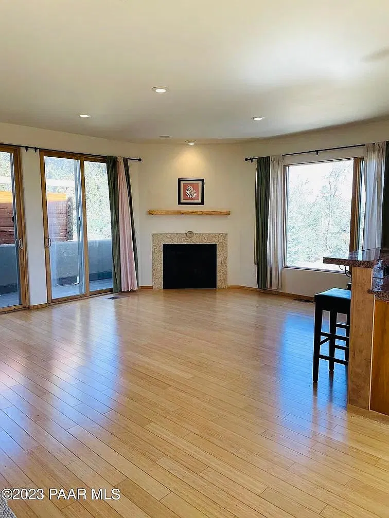 3 bed, 1800 sqft, $2,500 — Photo 3