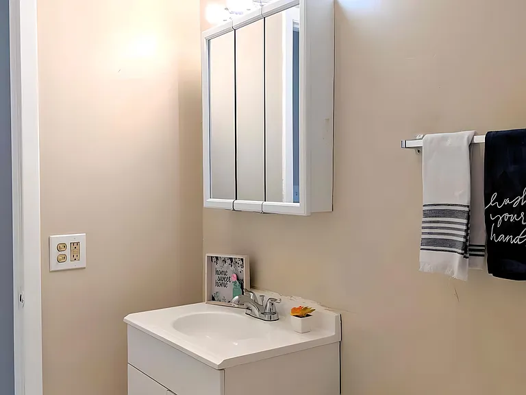 1077 Van Dyke St #106 — Photo 13