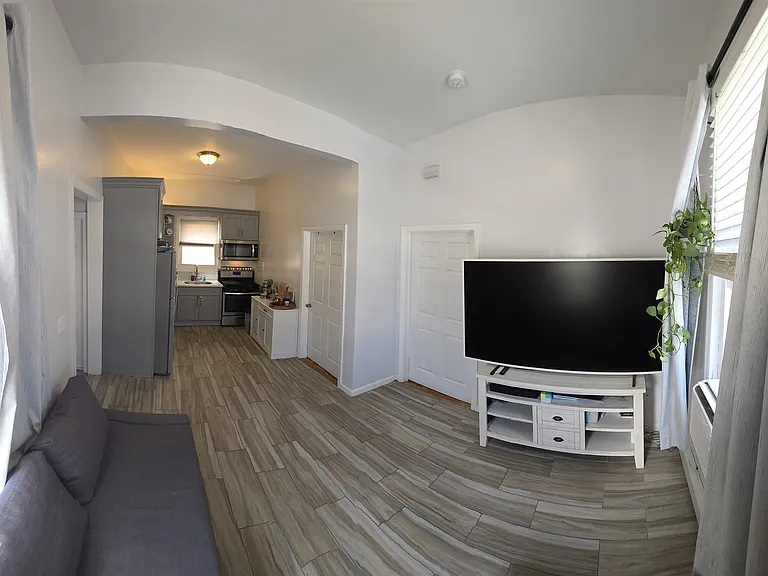 1201 67th St #3 — Photo 8