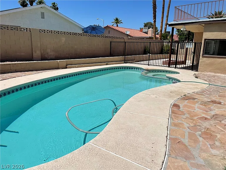 3823 El Camino Rd — Photo 27