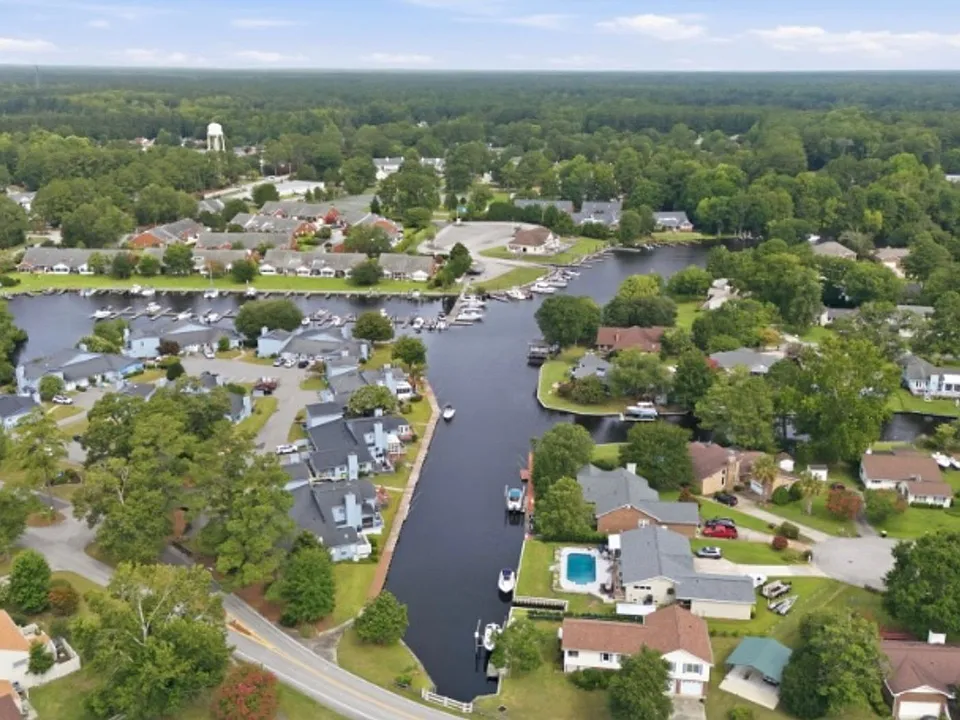 141 Quarterdeck Townes