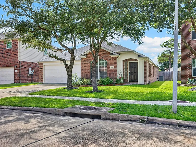 2606 Cypress Springs Dr — Photo 3