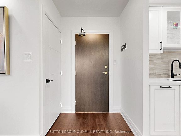 5th image of 820 Burnhamthorpe Rd #708