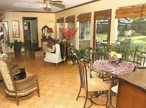 Demn/Sunroom