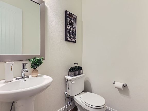 4th image of 1505 Sibley Way