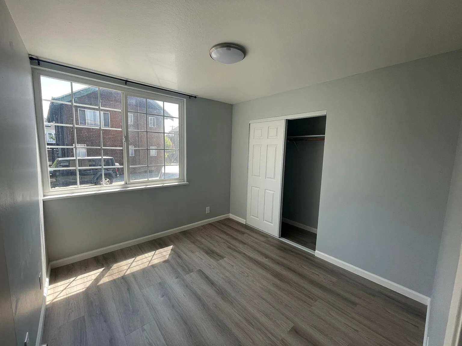1713 Dwight Way — Photo 4