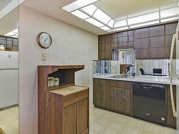 4th image of 63 Henel Ave APT 4