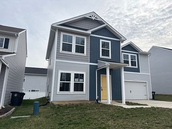 3rd image of 473 Auld Farm Cir