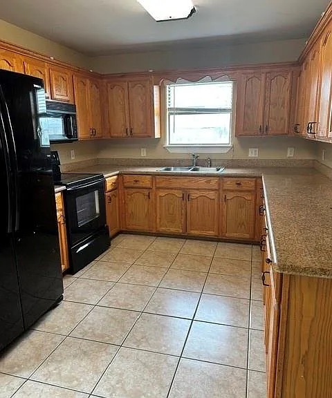 1206 Mulberry Dr — Photo 3