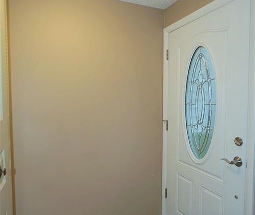 3rd image of 16 Thornwood Dr