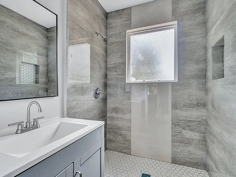 1863 W 29th St — Photo 25