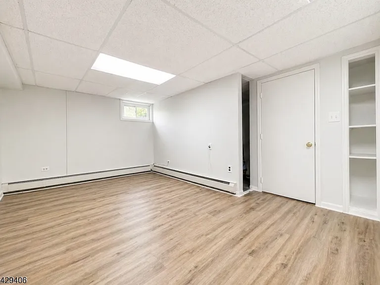 312 Rochelle Ave — Photo 15