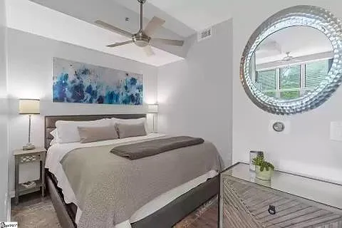 100 E Washington St #27 — Photo 10