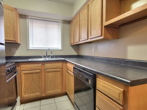 3rd image of 3508 Russell Blvd APT 8