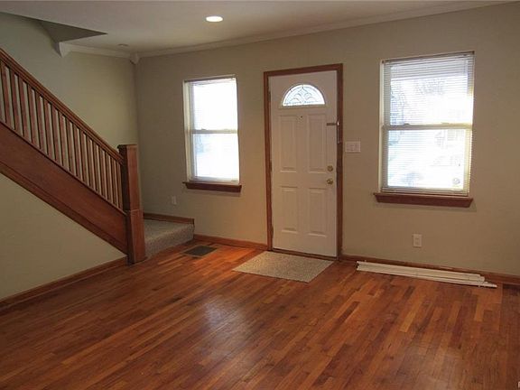 2nd image of 64 Oliver St