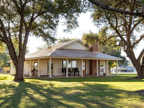 3430 Bluehaven Hill Cir, Brenham, TX 77833