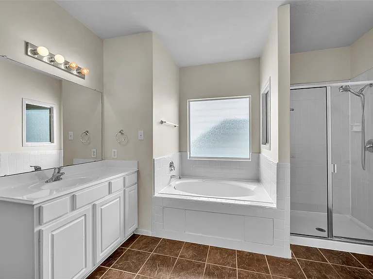 2614 Shady Acres Ct — Photo 31