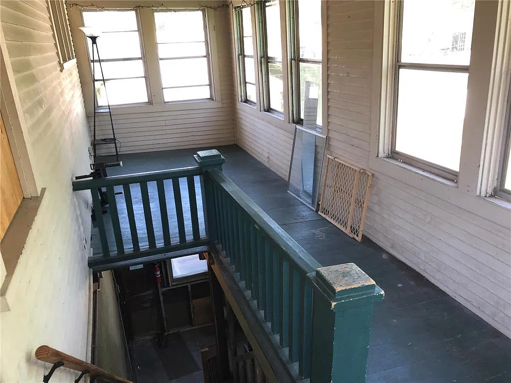 3 bed, $1,800 — Photo 3