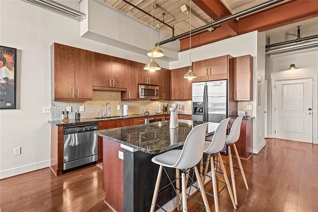 2 bed, 2.0 bath, 1120 sqft, $2,600 — Photo 1