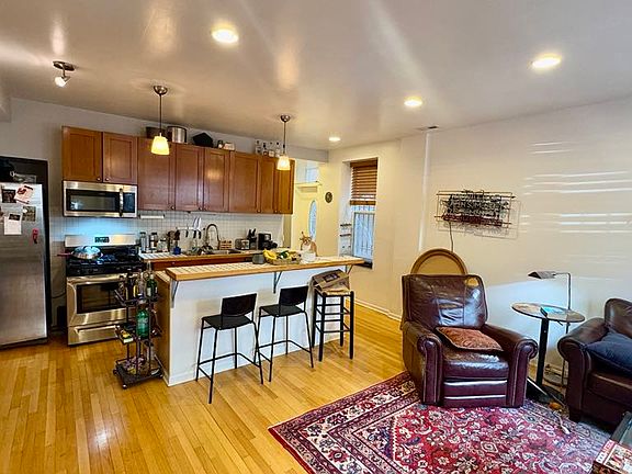 3rd image of 1453 W Cortez St APT 1