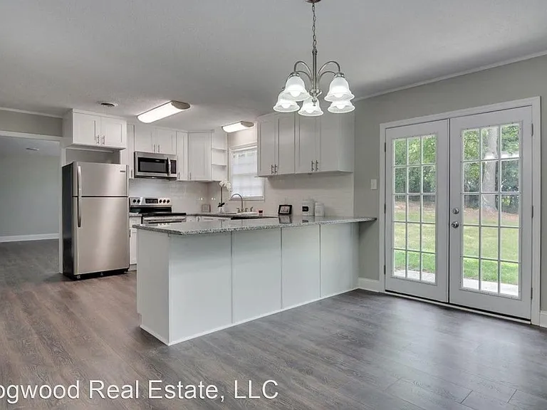 3590 Westhampton Dr — Photo 6