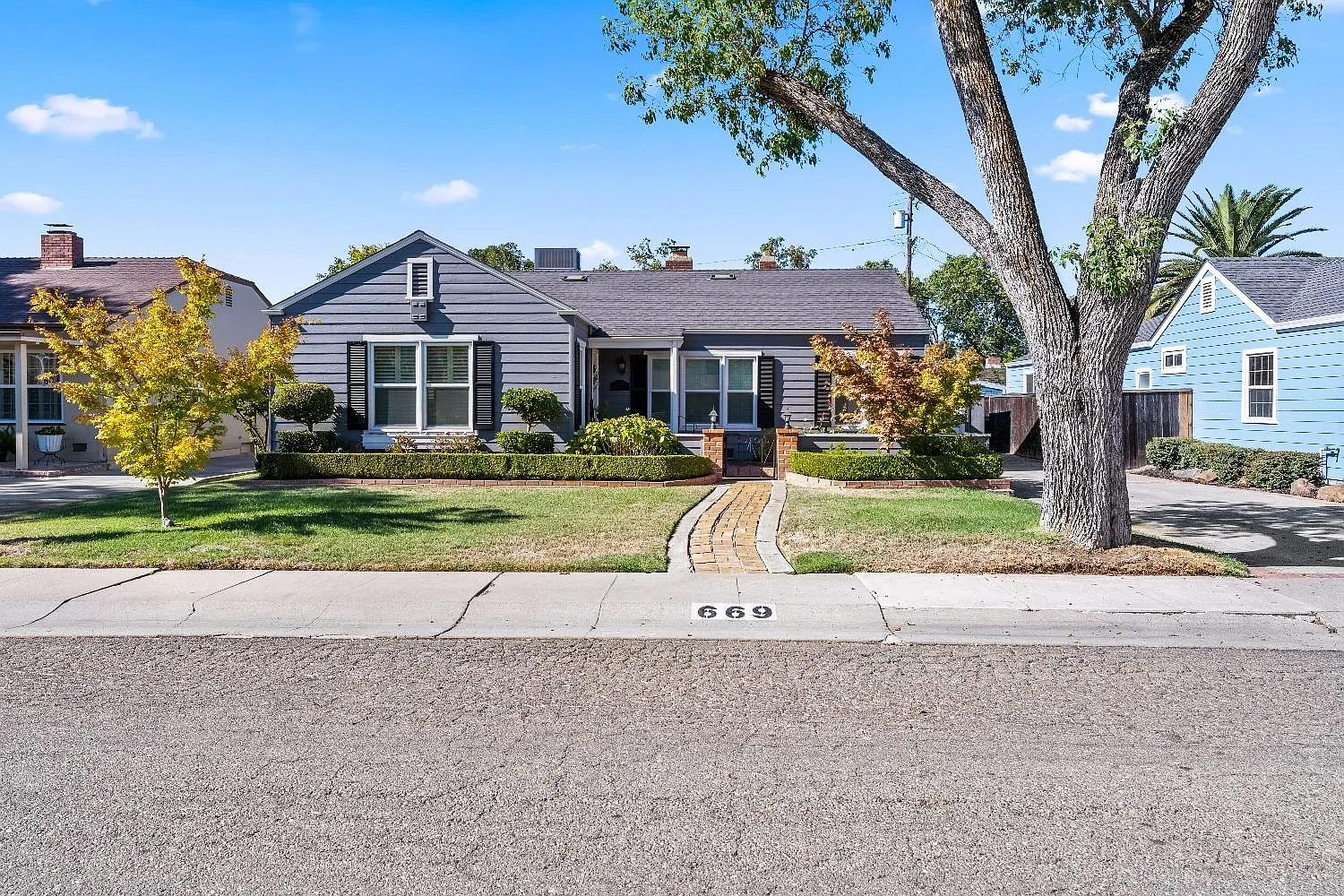 669 W Mendocino Ave photo 1