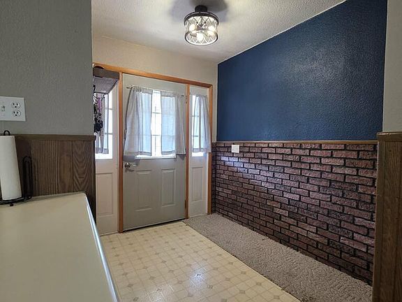 2nd image of 304 N King St