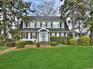 24305 Van Zandt Ave, Douglaston, NY 11362
