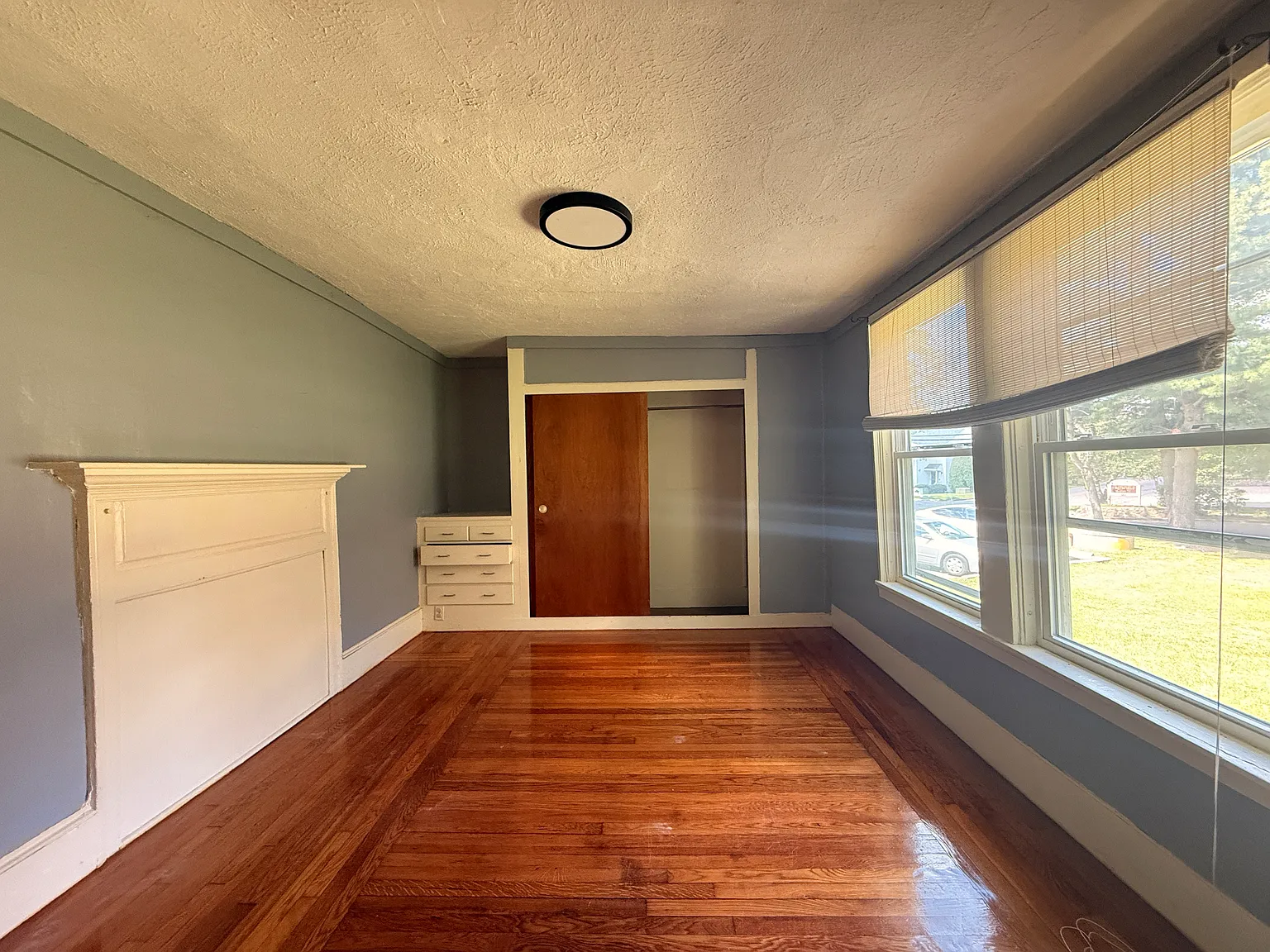 2 bed, 1000 sqft, $1,830 — Photo 4