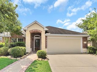 18319 S Elizabeth Shore Loop, Cypress, TX 77433