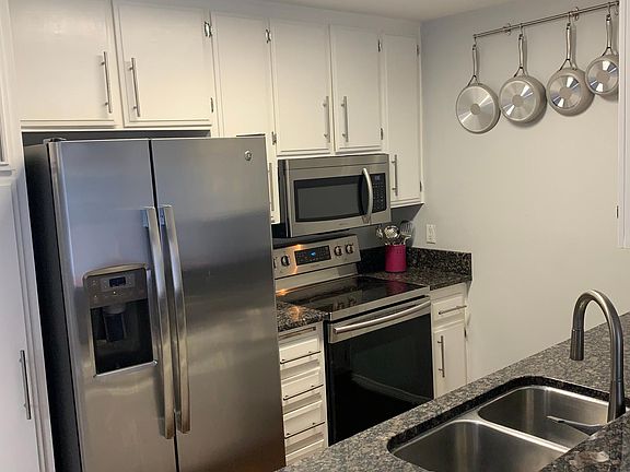5th image of 2421 W Sunflower Ave #L14