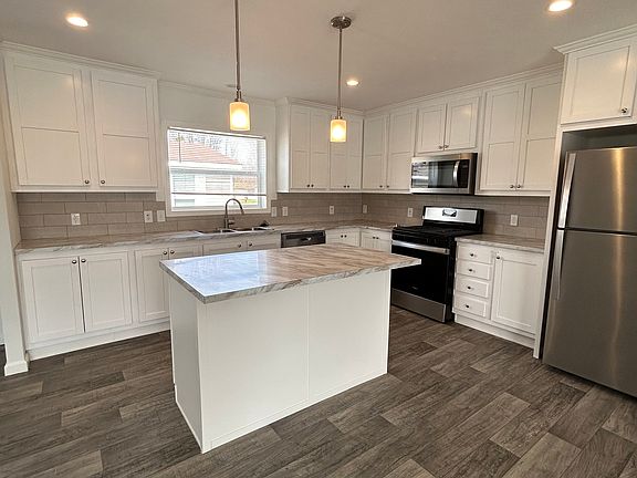 2nd image of 657 N Gallery Dr