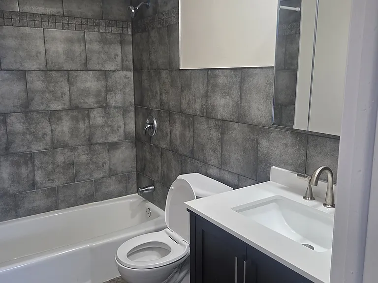 3931 W 115th St #2E — Photo 14