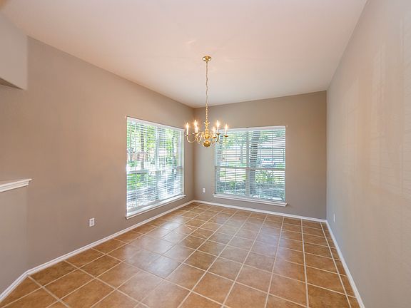 4th image of 168 Salle Ave