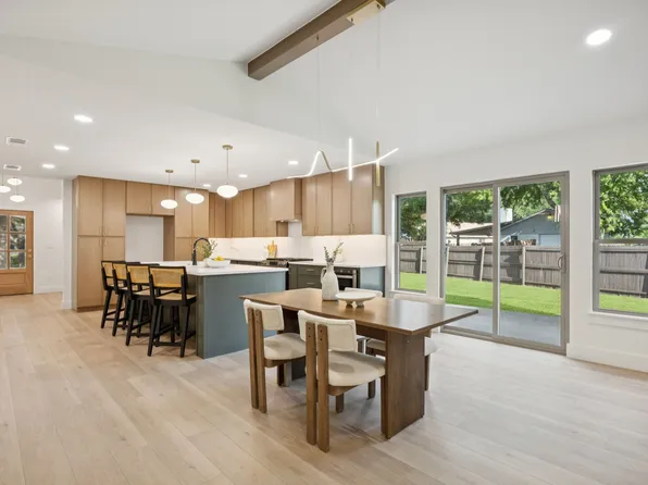 2807 Boeing Ct, Dallas, TX 75228